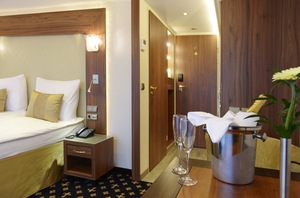 Deluxe Suite (Diamond Deck)